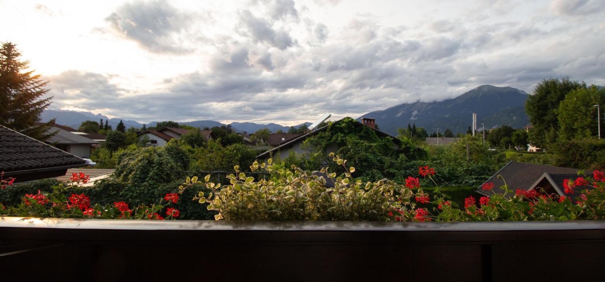 Garden Apartments Jansa Radovljica Oda fotoğraf